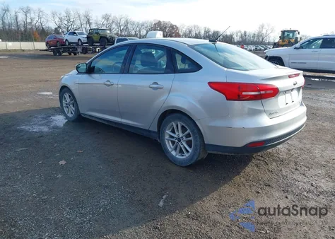 2015 Ford Focus Se z USA, uszkodzony, nr VIN 1FADP3F28FL280397